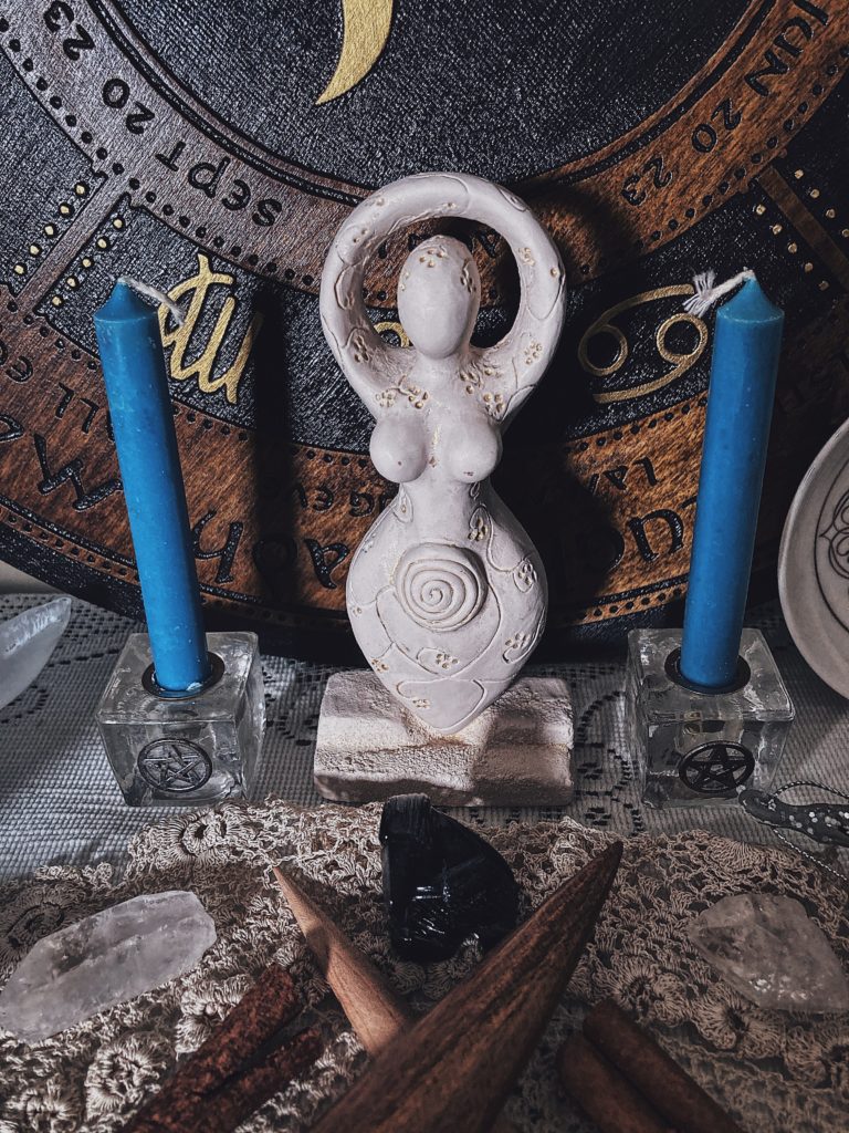 Tour of a Pagan witch's Imbolc altar