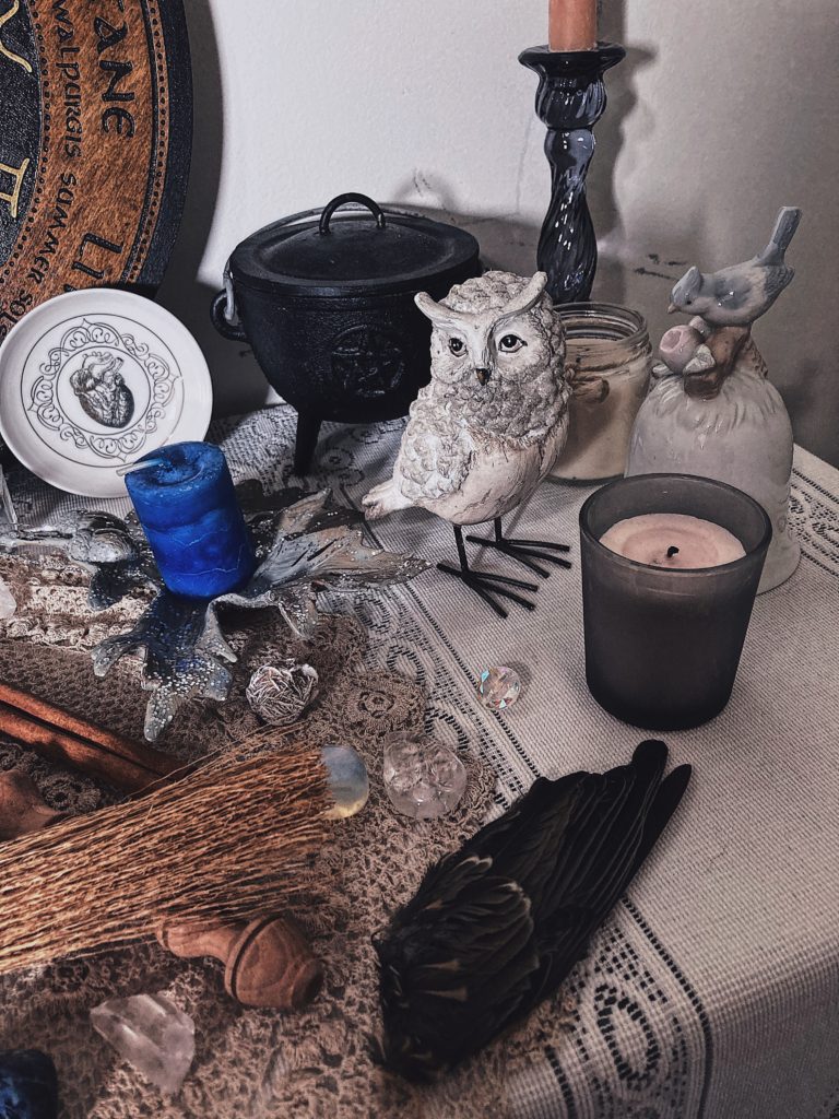 Tour of a Pagan witch's Imbolc altar